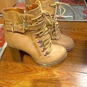Guess boots